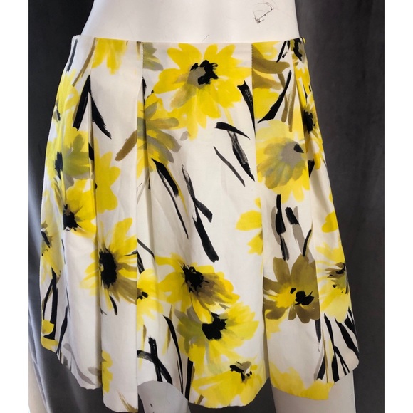 Alice + Olivia Dresses & Skirts - Alice + Olivia Yellow Floral Mini Skirt